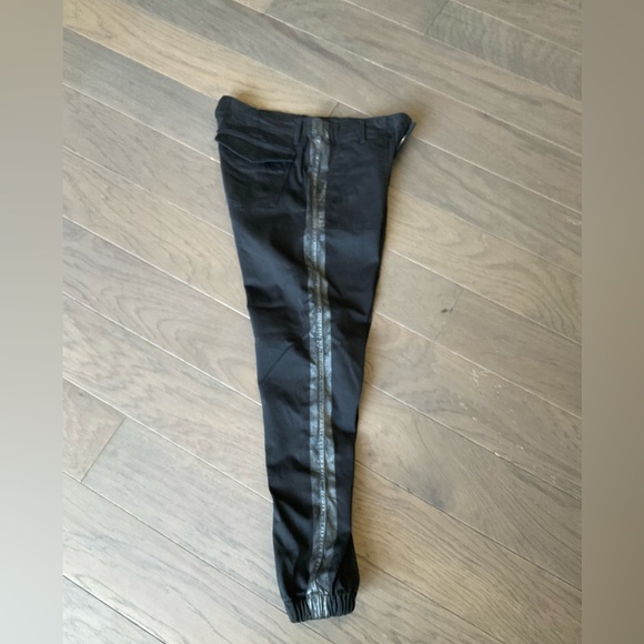 Metallic side stripped jogger - Picture 5 of 5